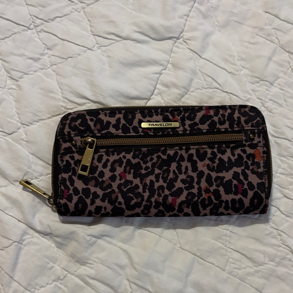 Travelon Black‎ and Brown Leopard Print Wallet